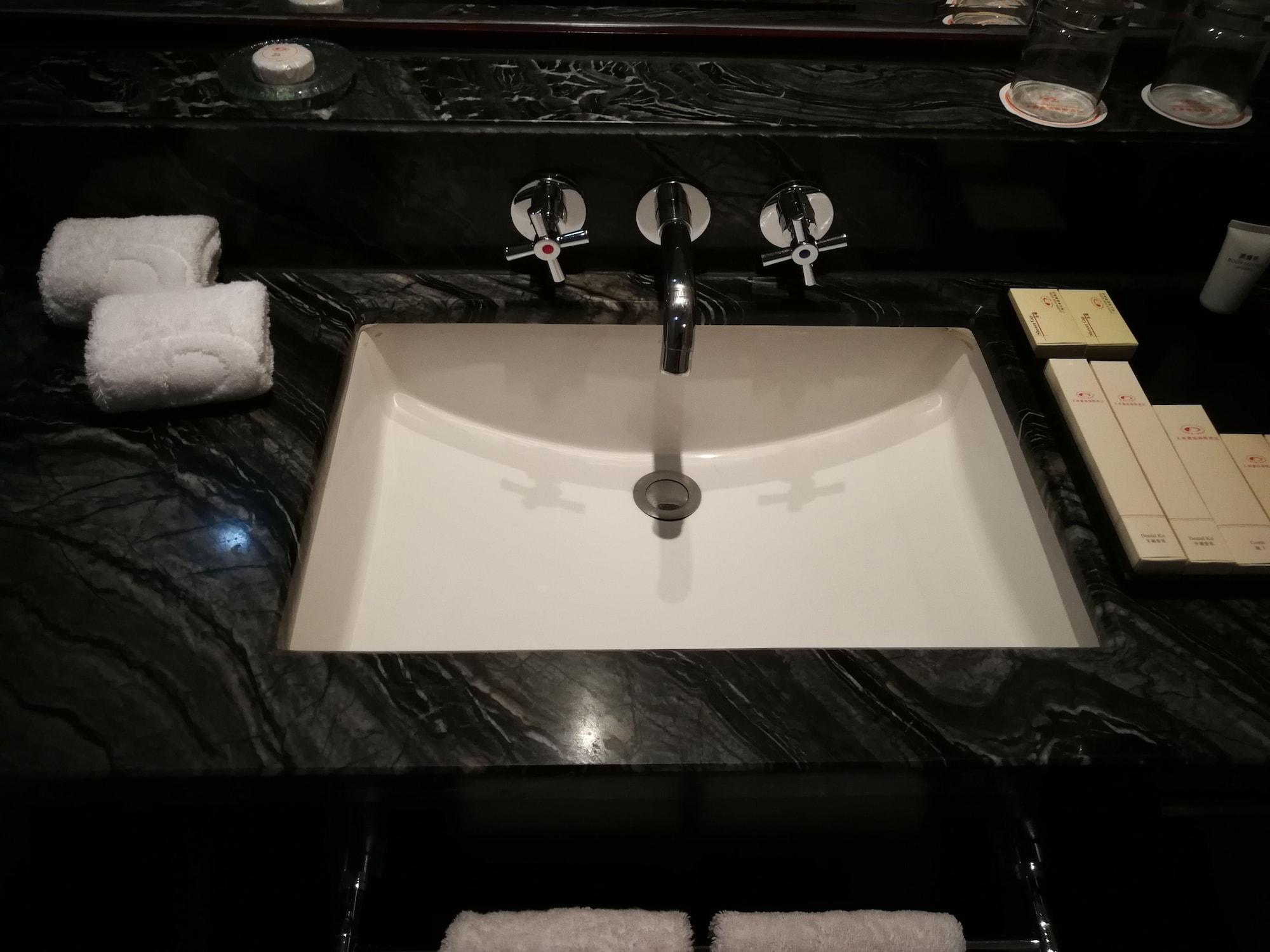 גואנגג'ואו Daysun International Hotel מראה חיצוני תמונה