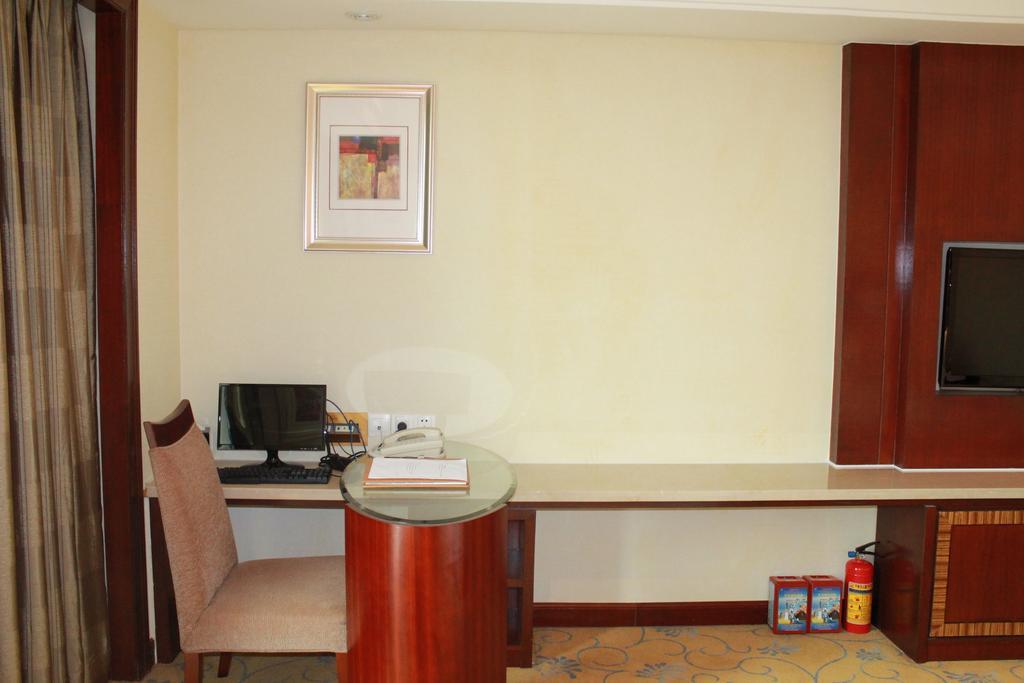 גואנגג'ואו Daysun International Hotel מראה חיצוני תמונה